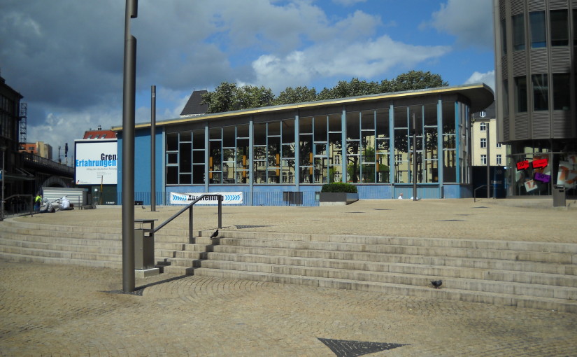 Der Tranenpalast Berlin, früher Transit heute Museum