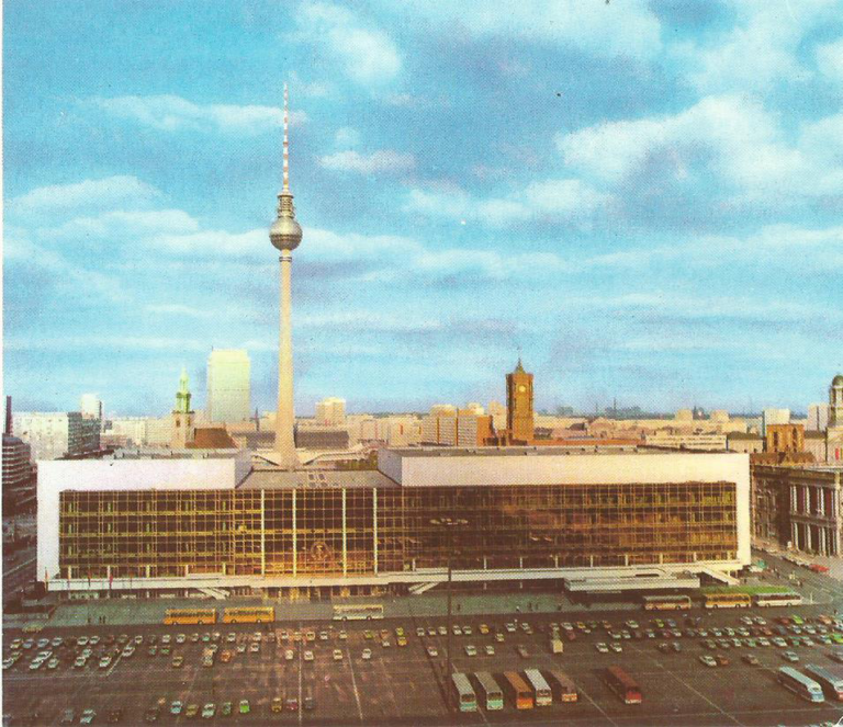 Palast der Republik - BERLINER MAUERWEG